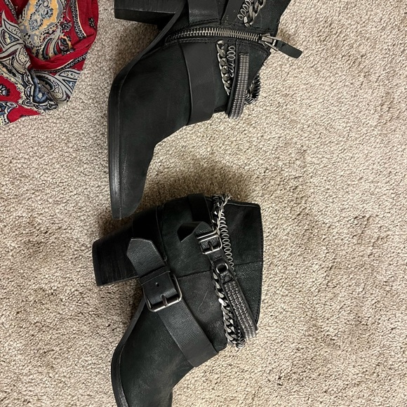 DOLCE VITA x Revolve Yazmina Leather Chain Rocker Ankle Boots in Onyx Sz 7.5 - Picture 13 of 13